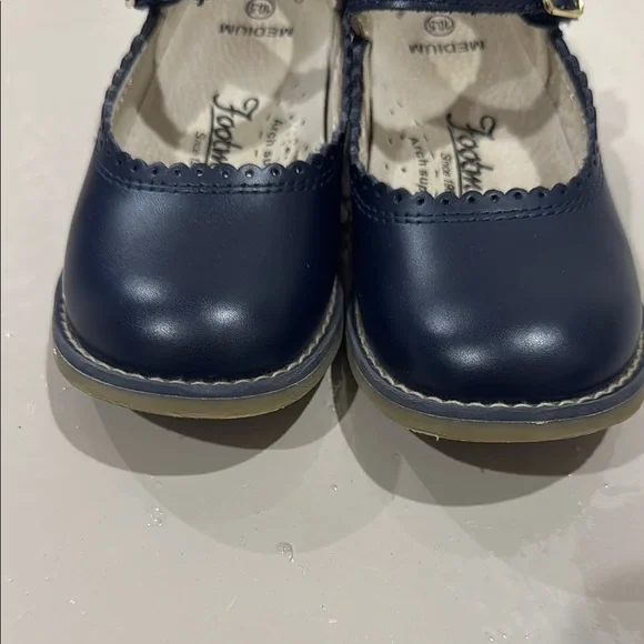 5/$25 FootMates Blue Dress Shoes Classic Design 10.5 - Picture 6 of 6